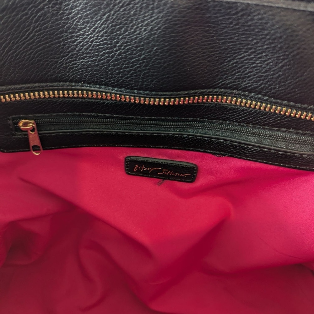 Betsey Johnson Black Tote & wristlet set  with Red Lip Print - Picture 8 of 15